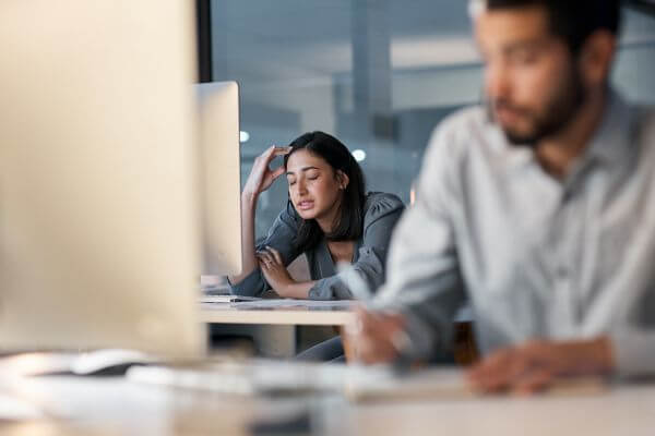 How to Manage Underperforming Employees: A Practical Guide for Managers