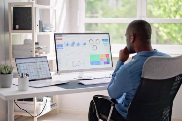HR Data Analytics: Why Reading the Numbers Beats Collecting Them